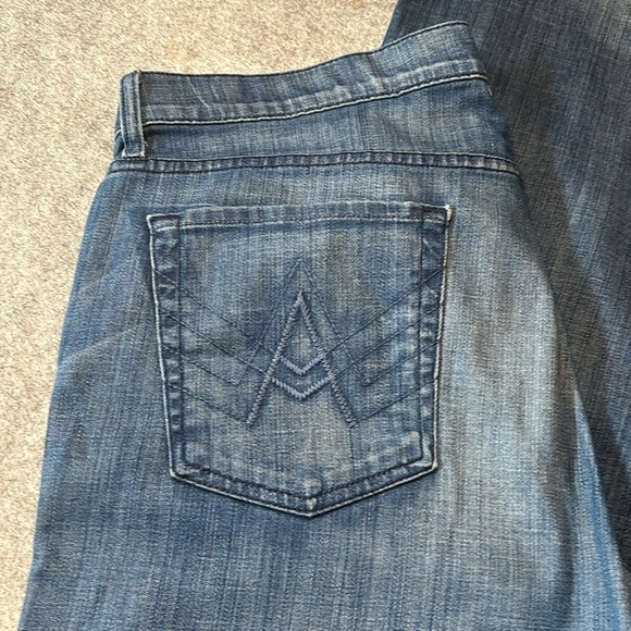 7 for all Mankind. "A" Pkt Bootcut, Size 38 - Picture 7 of 14